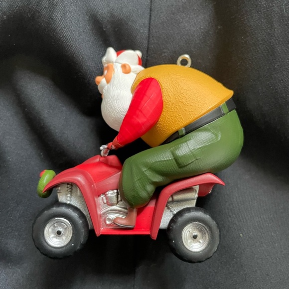 HALLMARK KEEPSAKE Santa's ATV Adventure christmas tree ornament 2012 - Picture 4 of 9